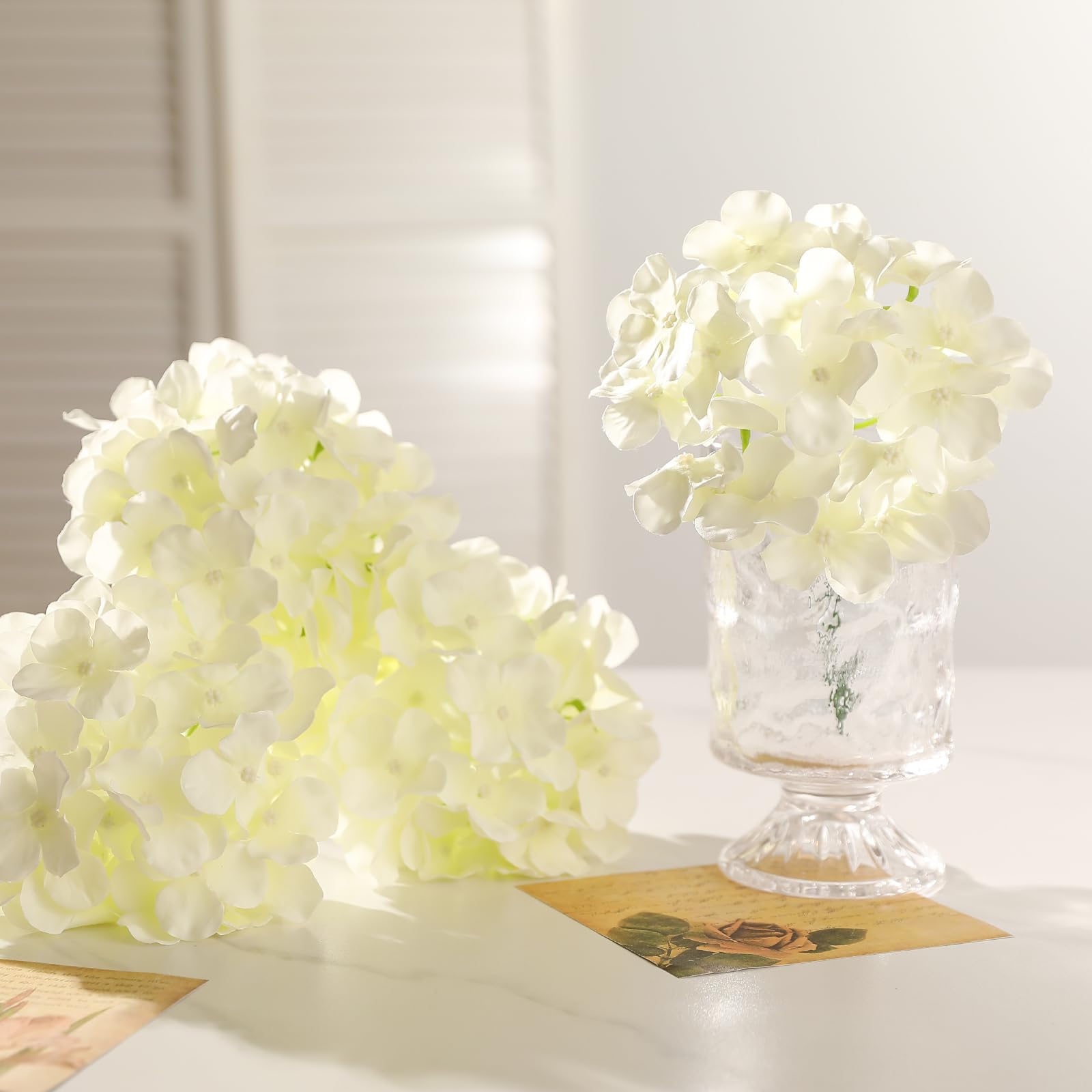 Tifuly kissing balls and bouquets with realistic blossoms