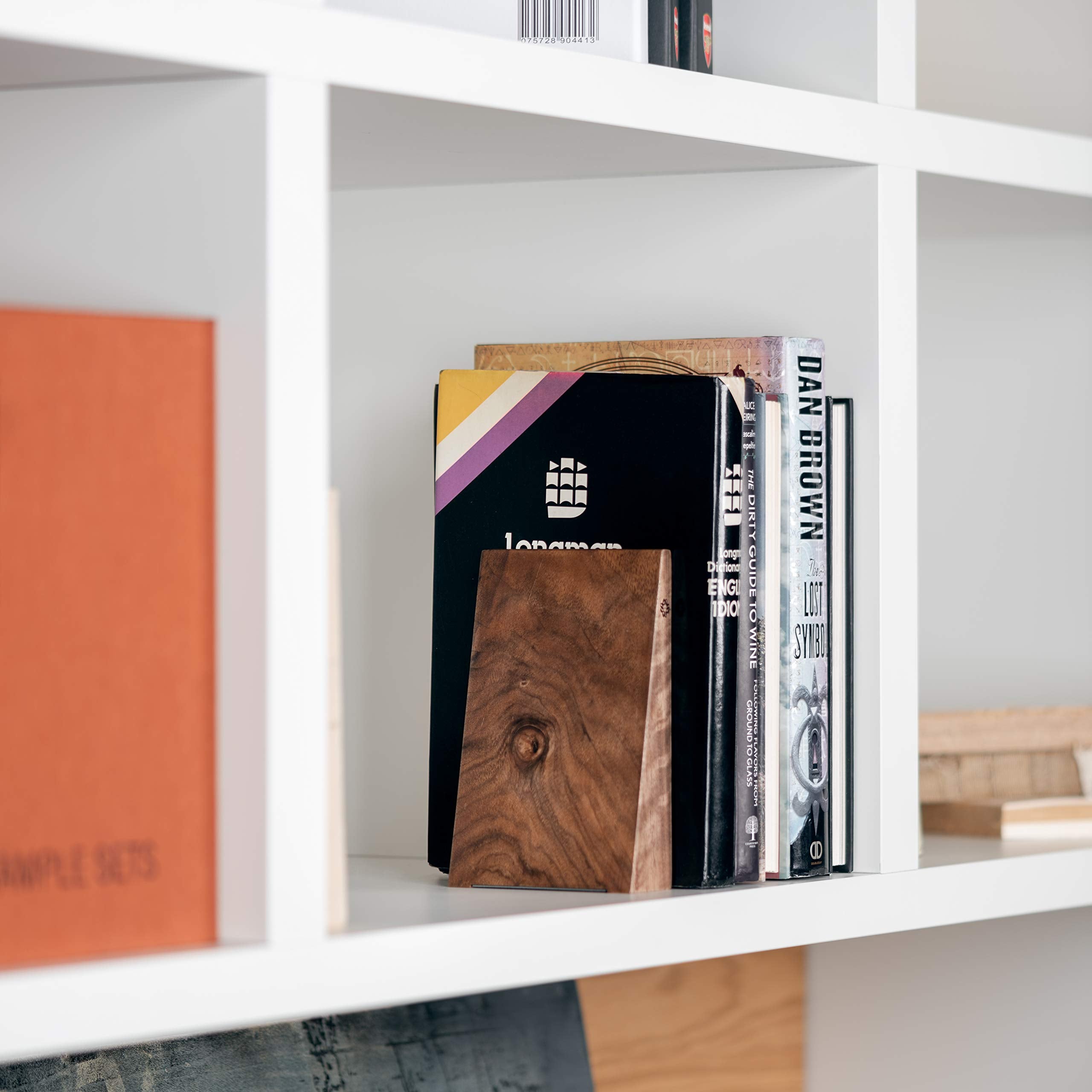 TILISMA shelf display bookends elevate decor while keeping books neat.