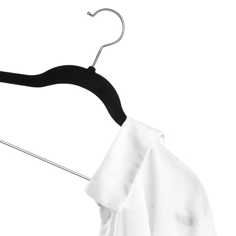 TIMMY 30-pack velvet hangers ready for organized wardrobe.