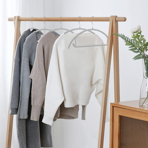TIMMY lightweight yet sturdy hangers for everyday wardrobes