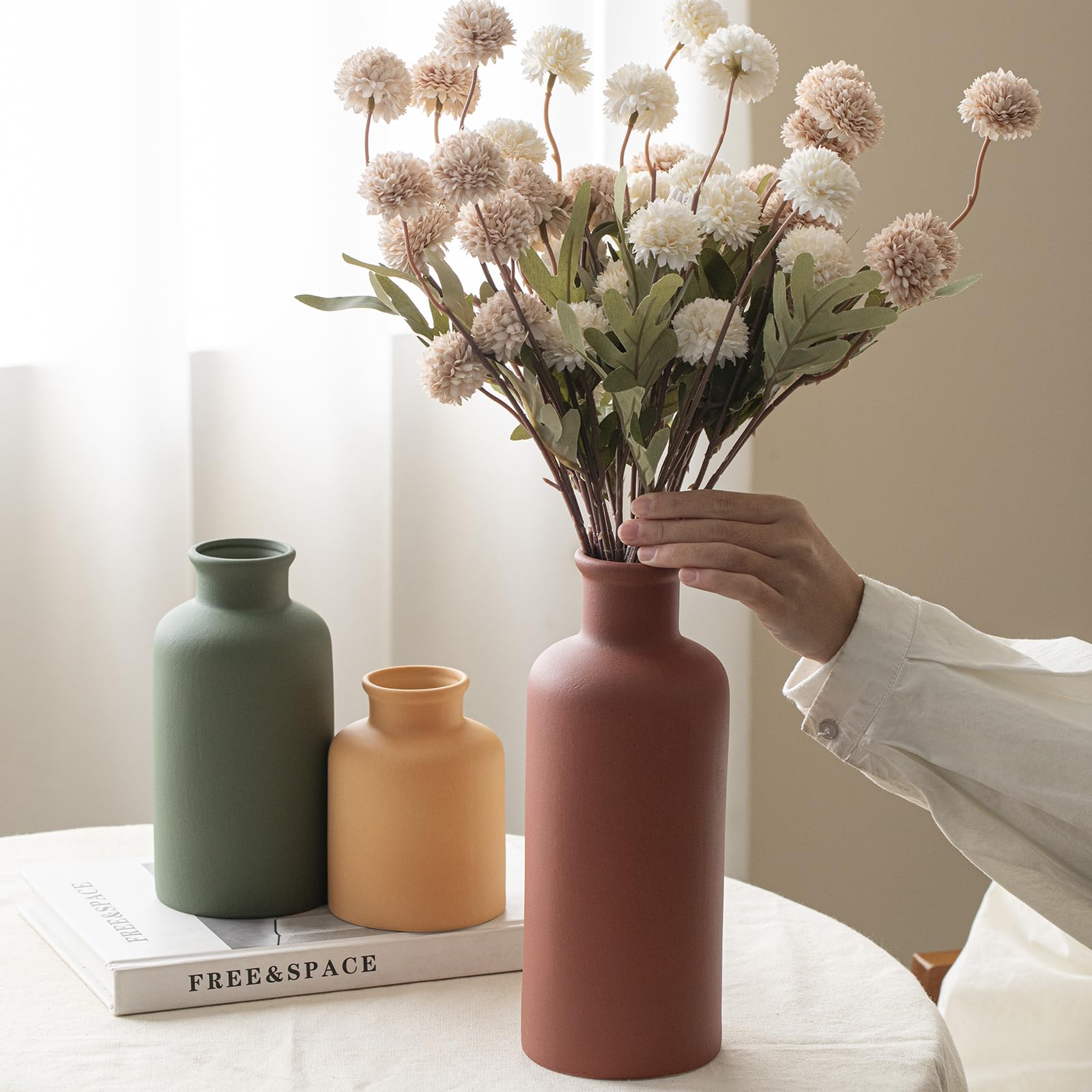 TINCTOTNIC sage-green vase brings calming color to shelves