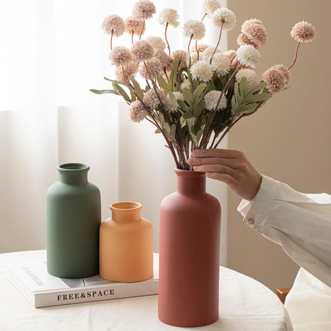 TINCTOTNIC sage-green vase brings calming color to shelves