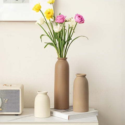 TINCTOTNIC small white vase with handles adds portability and easy rearrangement