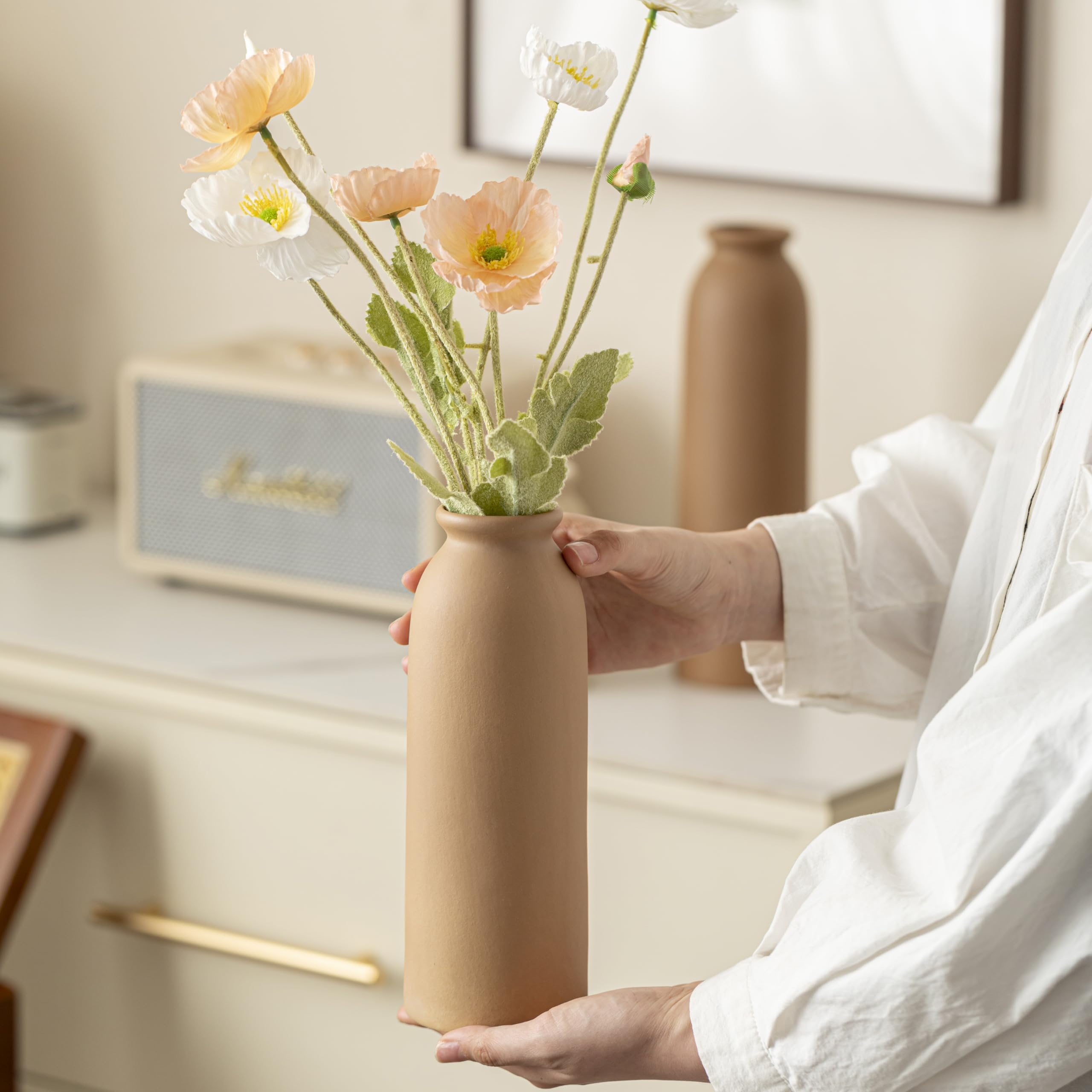 TINCTOTNIC waterproof coating supports fresh stems and faux florals alike