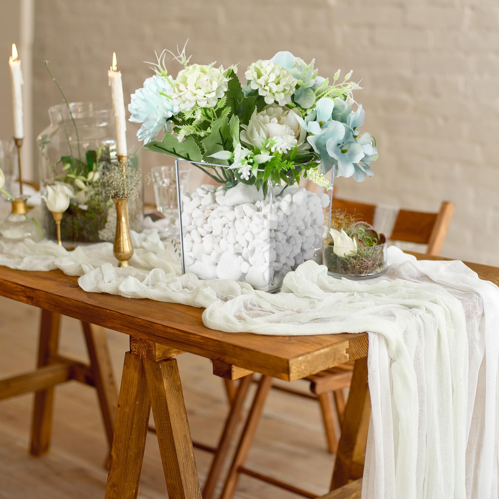 Tioncy durable lightweight acrylic vases for long-lasting use.
