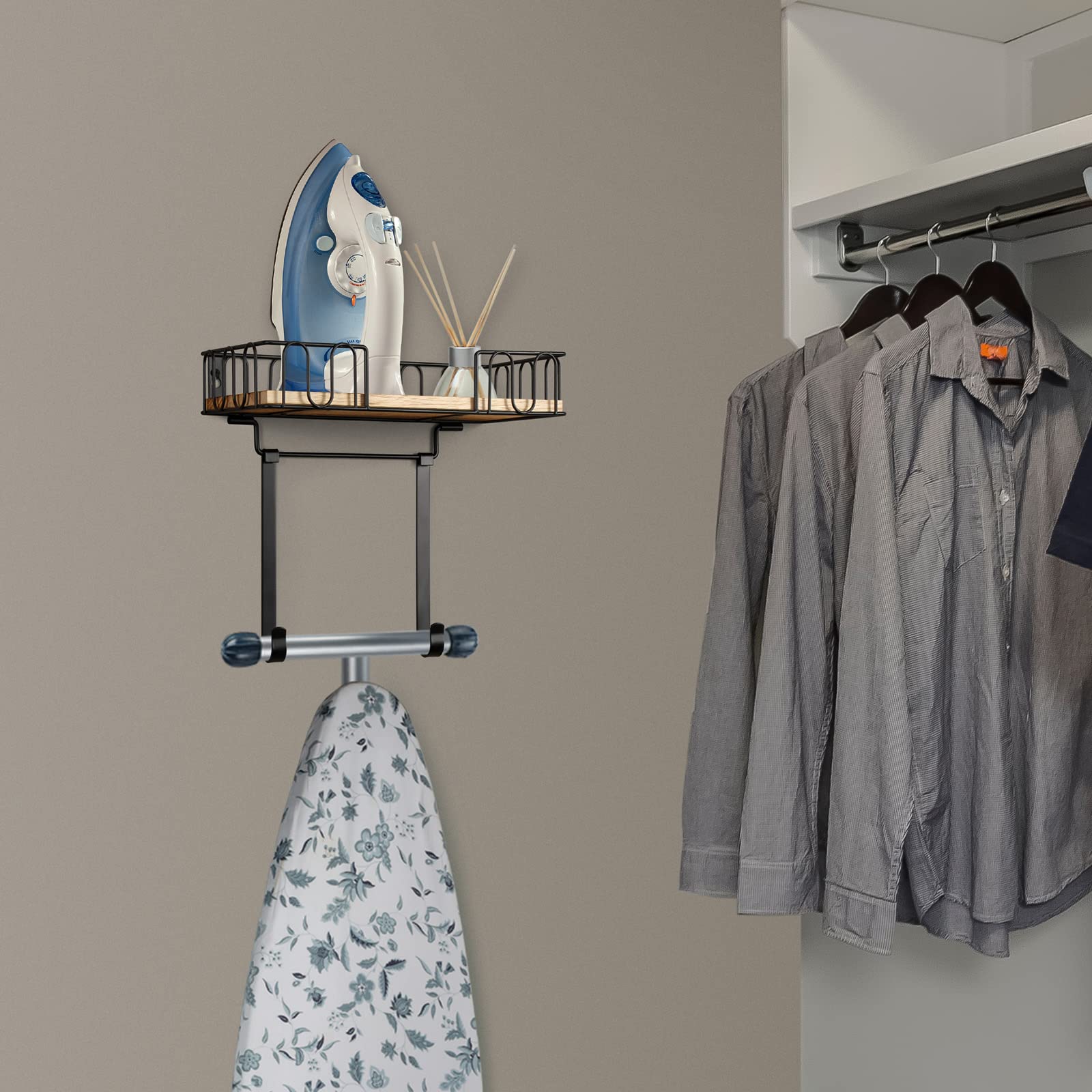 TJ.MOREE detachable hooks hang the board neatly for easy access.