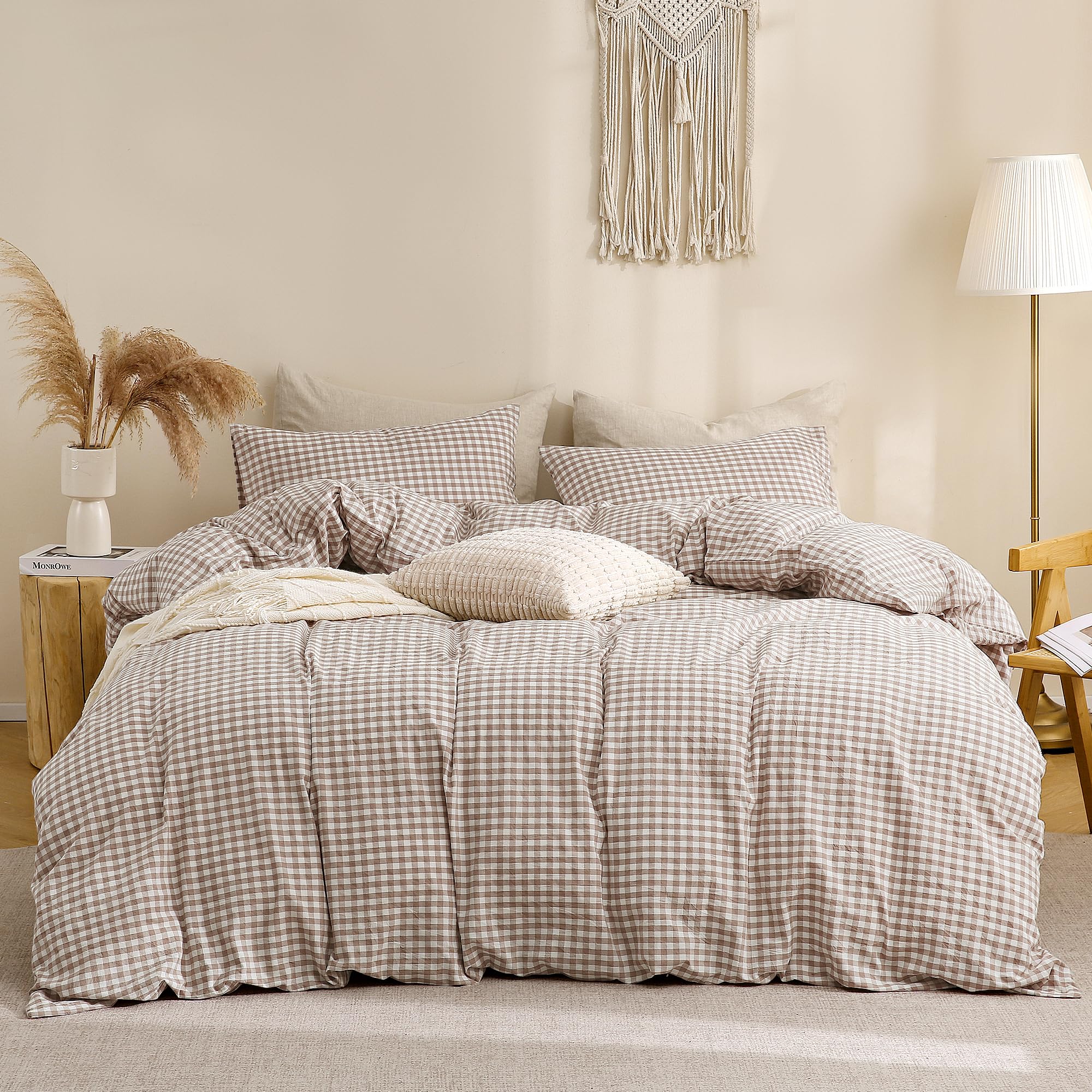 TOCOMOA Hidden zipper closure and 8 corner ties keep the duvet in place.