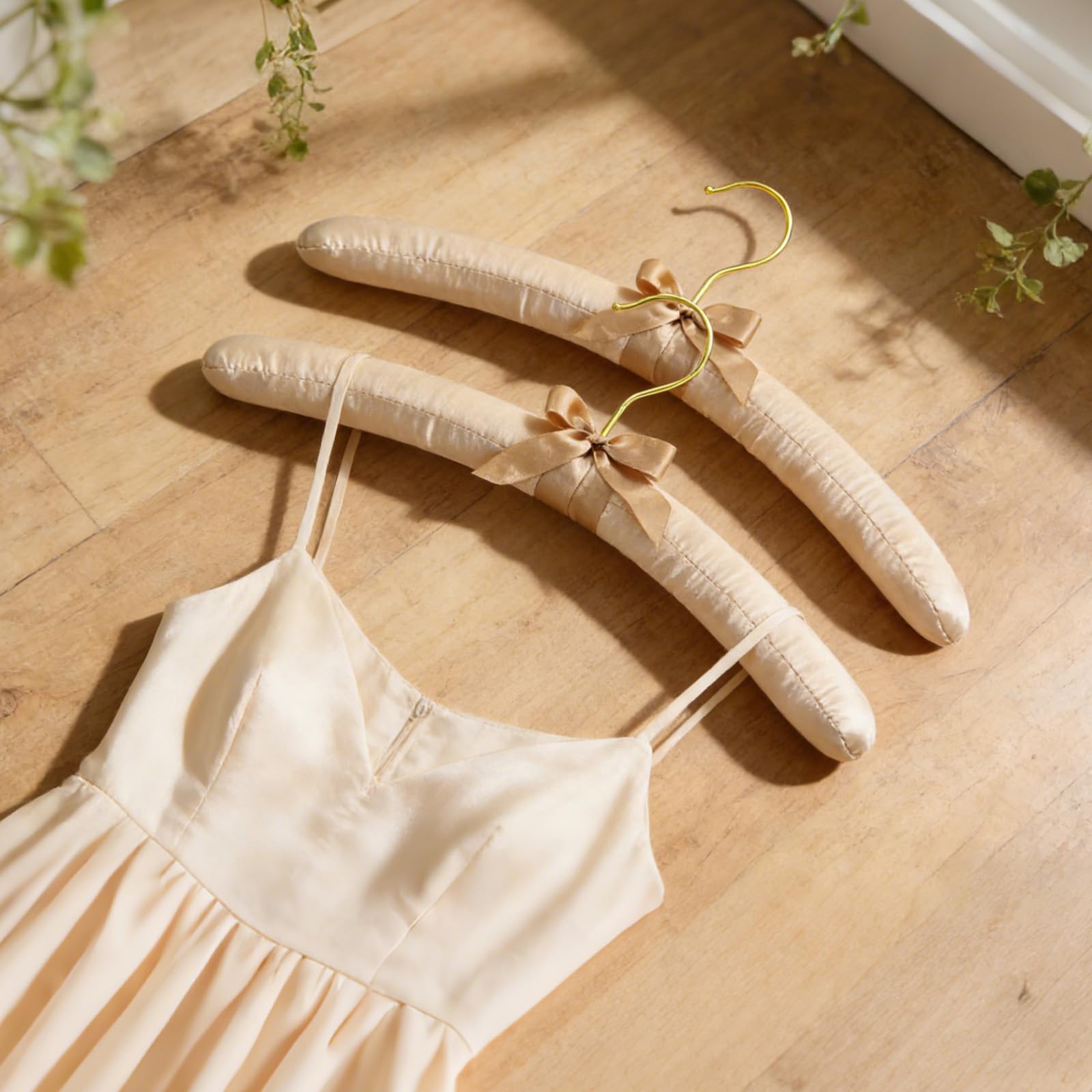 TOPIA HANGER suitable for wedding dresses, blouses, and sweaters
