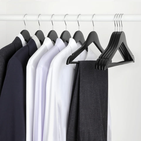 TOPIA HANGER solid box packaging containing 30 hangers for organized storage.