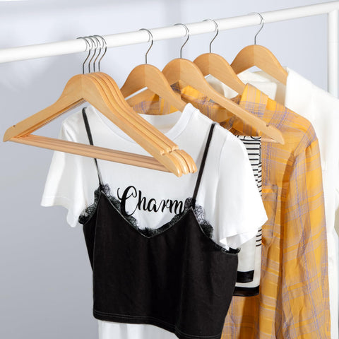 Topia Hanger compact packaging holds 30 hangers in a 17.5 x 9.1 inch form.