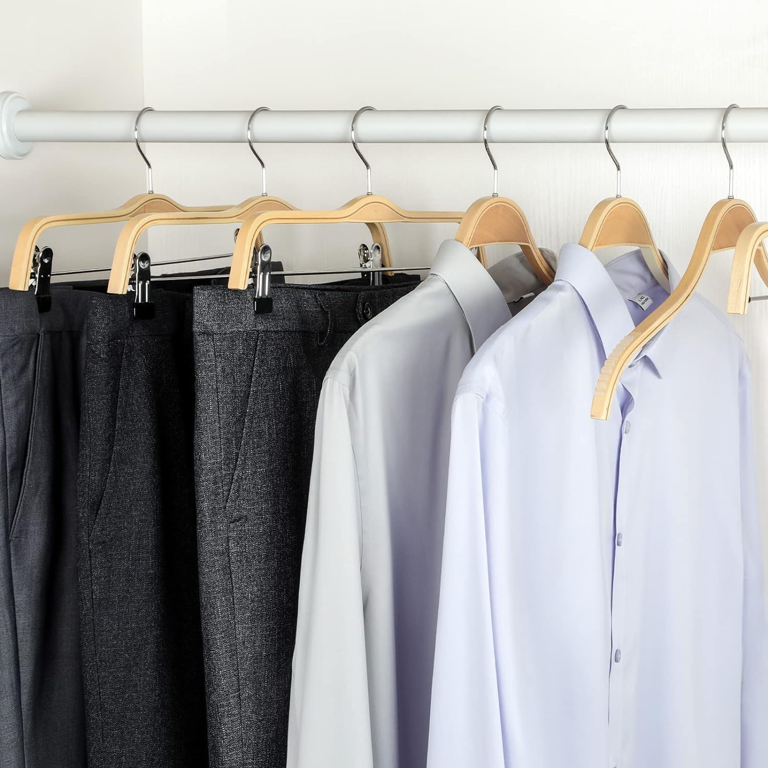 TOPIA HANGER wrinkle-free silhouette on coats and sweaters