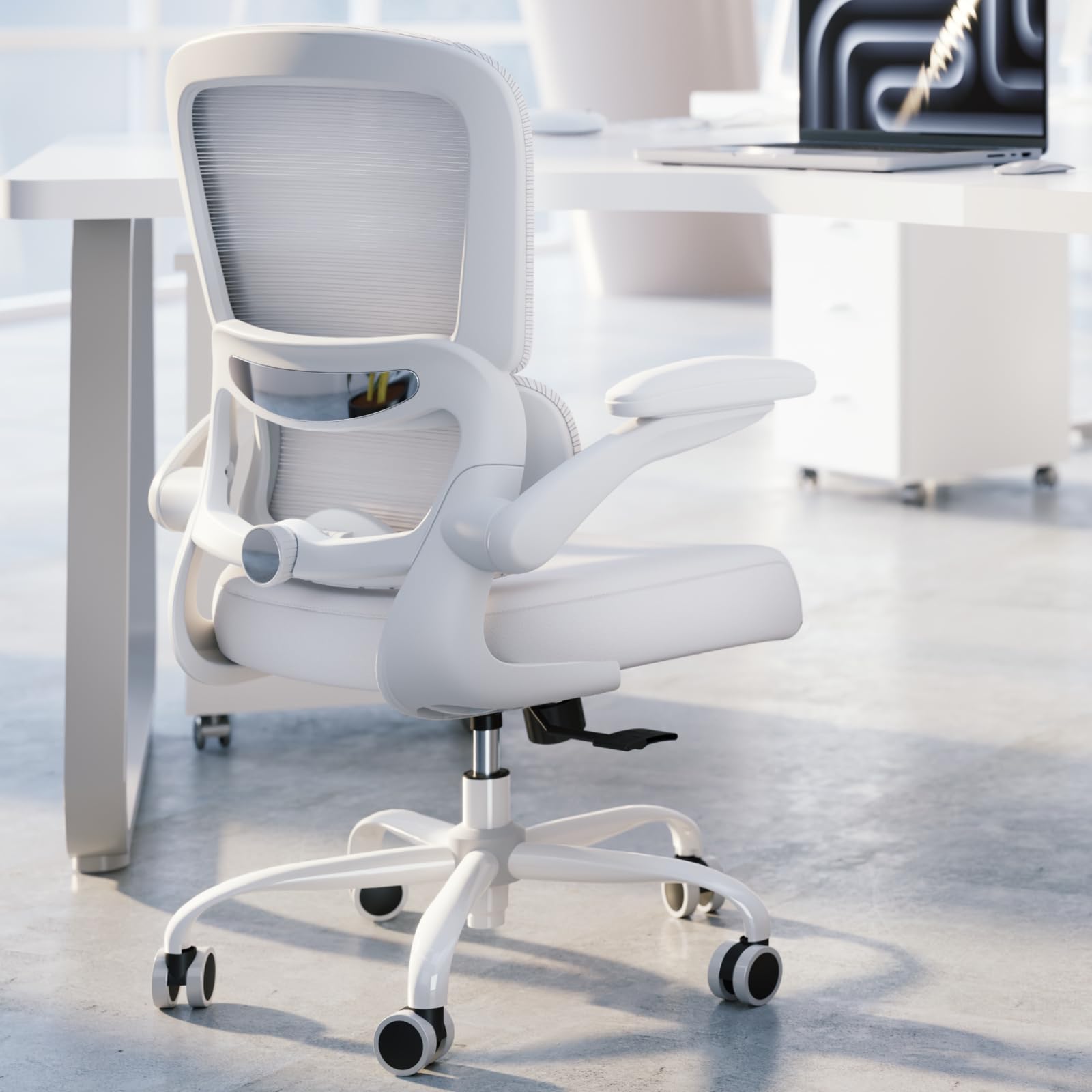 TRALT Office Chair shows ergonomic design for extended desk work
