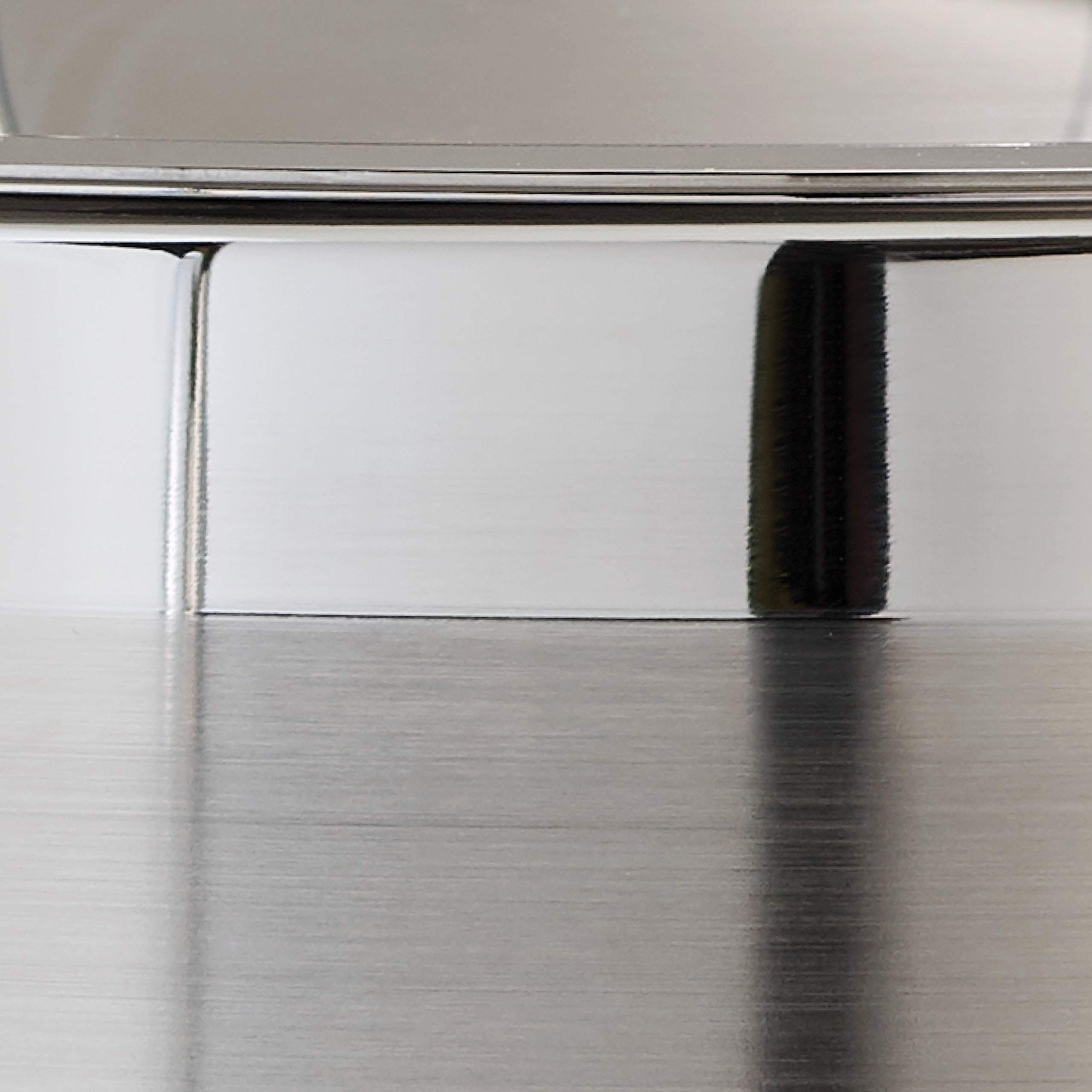 Induction-compatible Tramontina Gourmet stock pot on magnetic cooktop