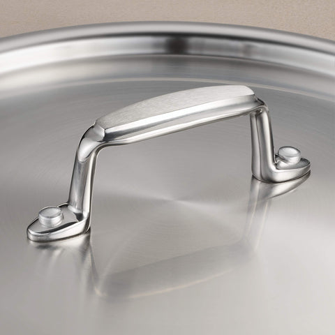 Riveted handles on Tramontina Gourmet stock pot for stable grip