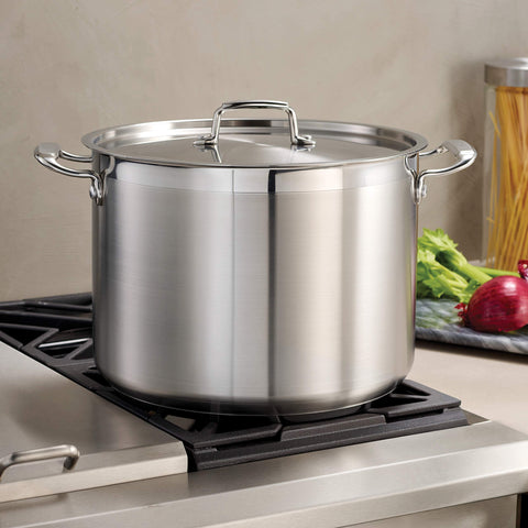 Tri-ply base of Tramontina Gourmet ensures even heat distribution