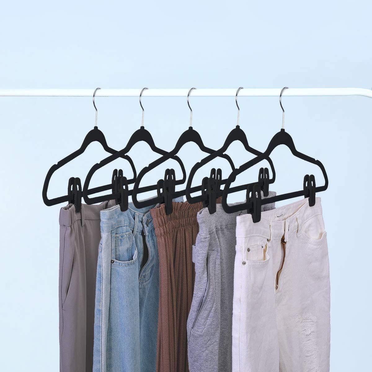 Trgowaul Velvet Hangers Clips PP material closeup showing quality build