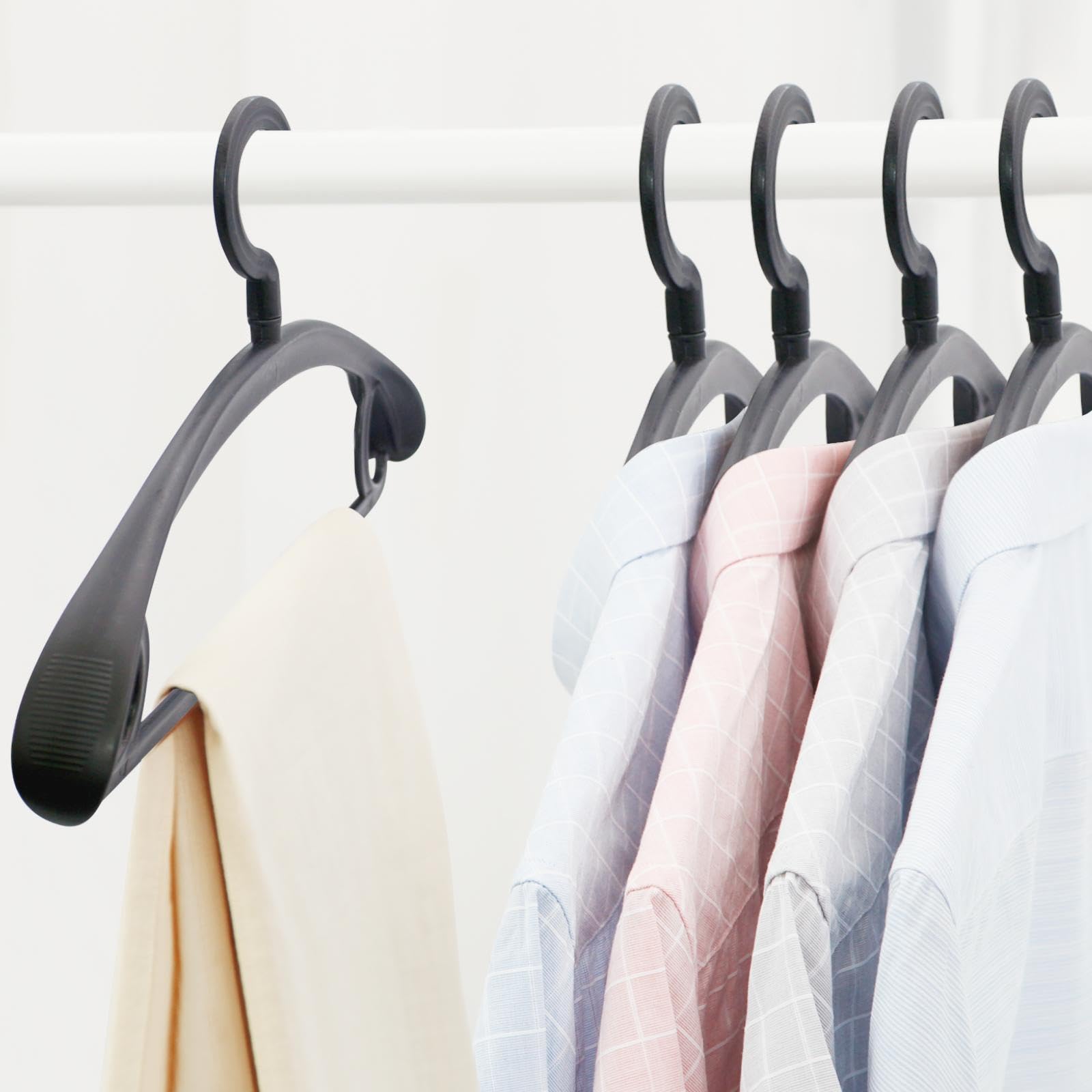 Trrcylp non-slip oversize coat hanger keeps thick garments in place