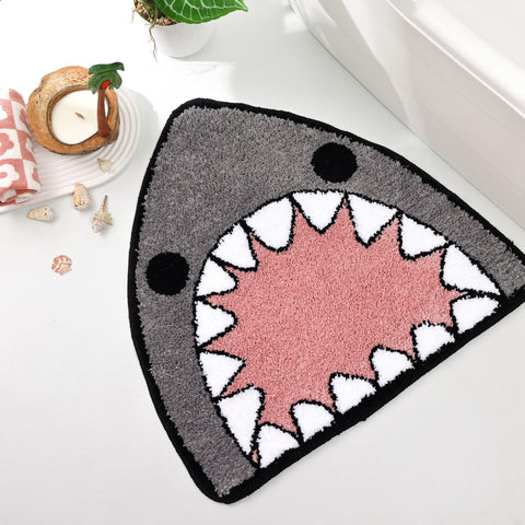 TRUEDAYS shark bath mat front view with plush absorbent surface.