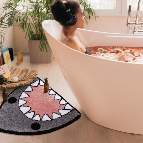 TRUEDAYS shark bath mat side view showing non-slip backing for secure placement.