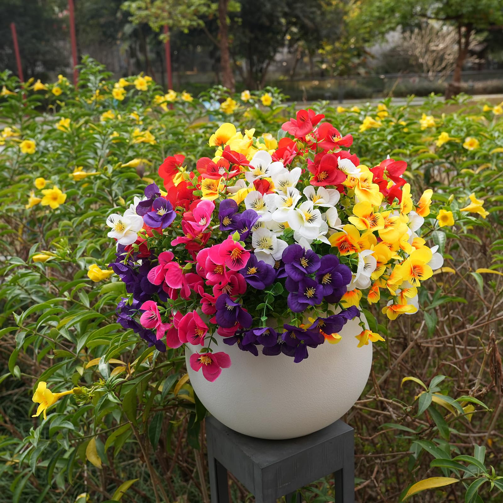 Trytuny bendable stems for versatile pansy arrangements.