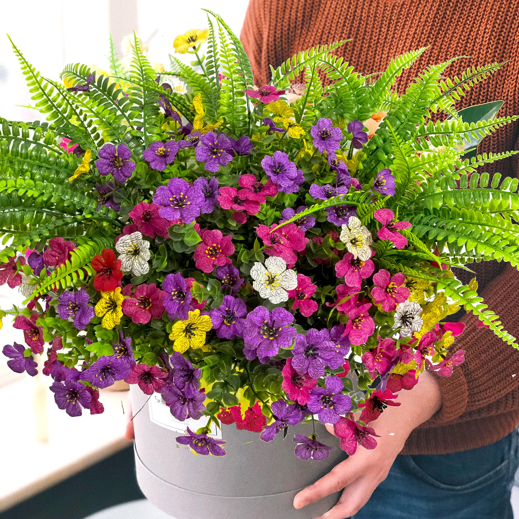 TSTWETO UV-resistant faux flowers stay vibrant under sun for yard displays