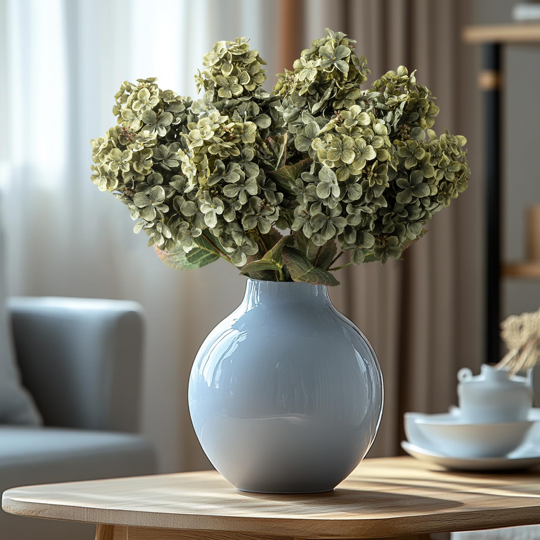 Ttranewsoo Hydrangea adds ambience to weddings and events.