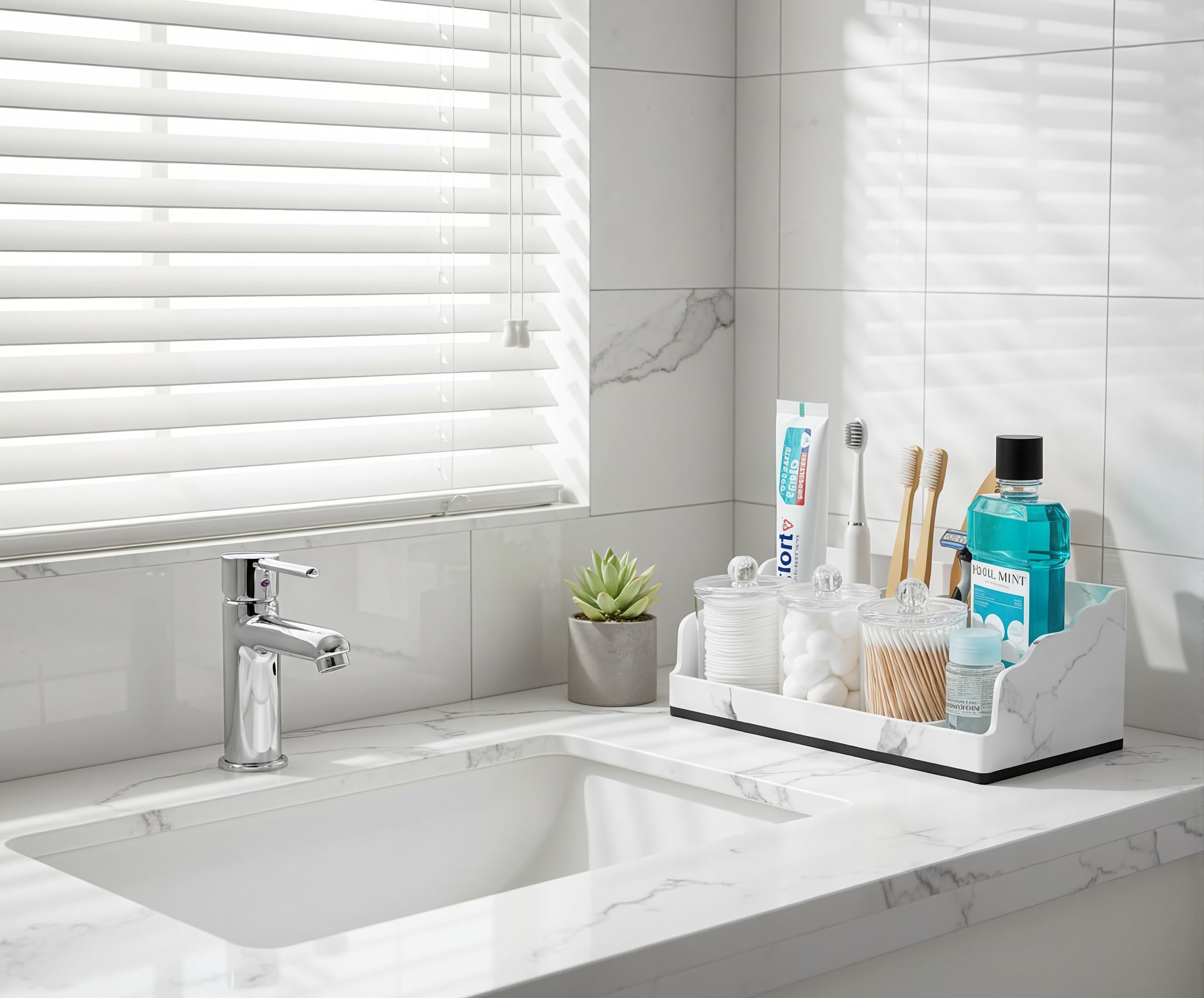 TuCao weighted base keeps contents secure on the counter.