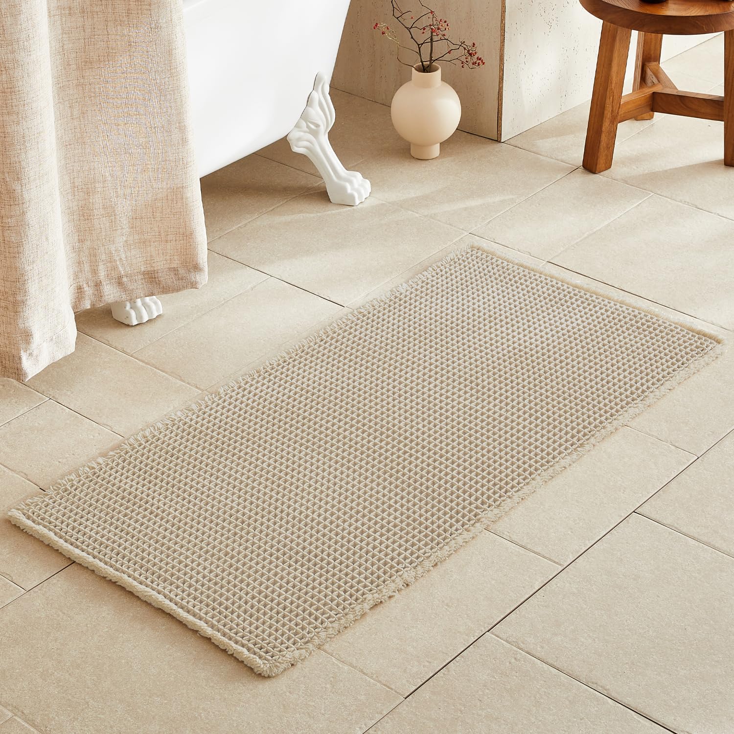 TYUU Pale Beige Bath Rug with waffle texture for plush post-shower comfort.
