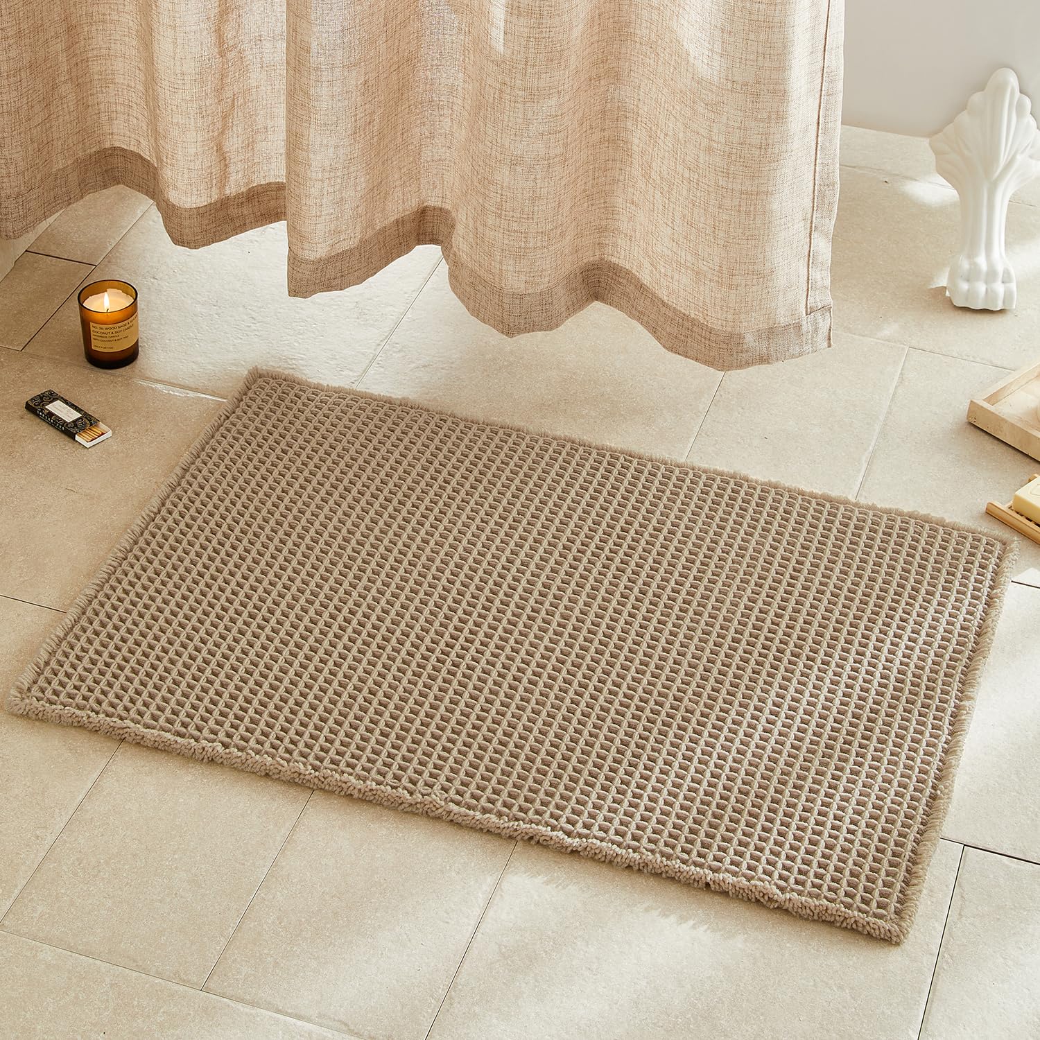 TYUU waffle bath mat texture close-up showing plush waffle weave for absorption.