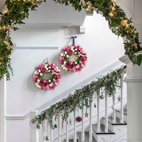 U'Artlines spring-summer wreath with vibrant color for year-round decor.