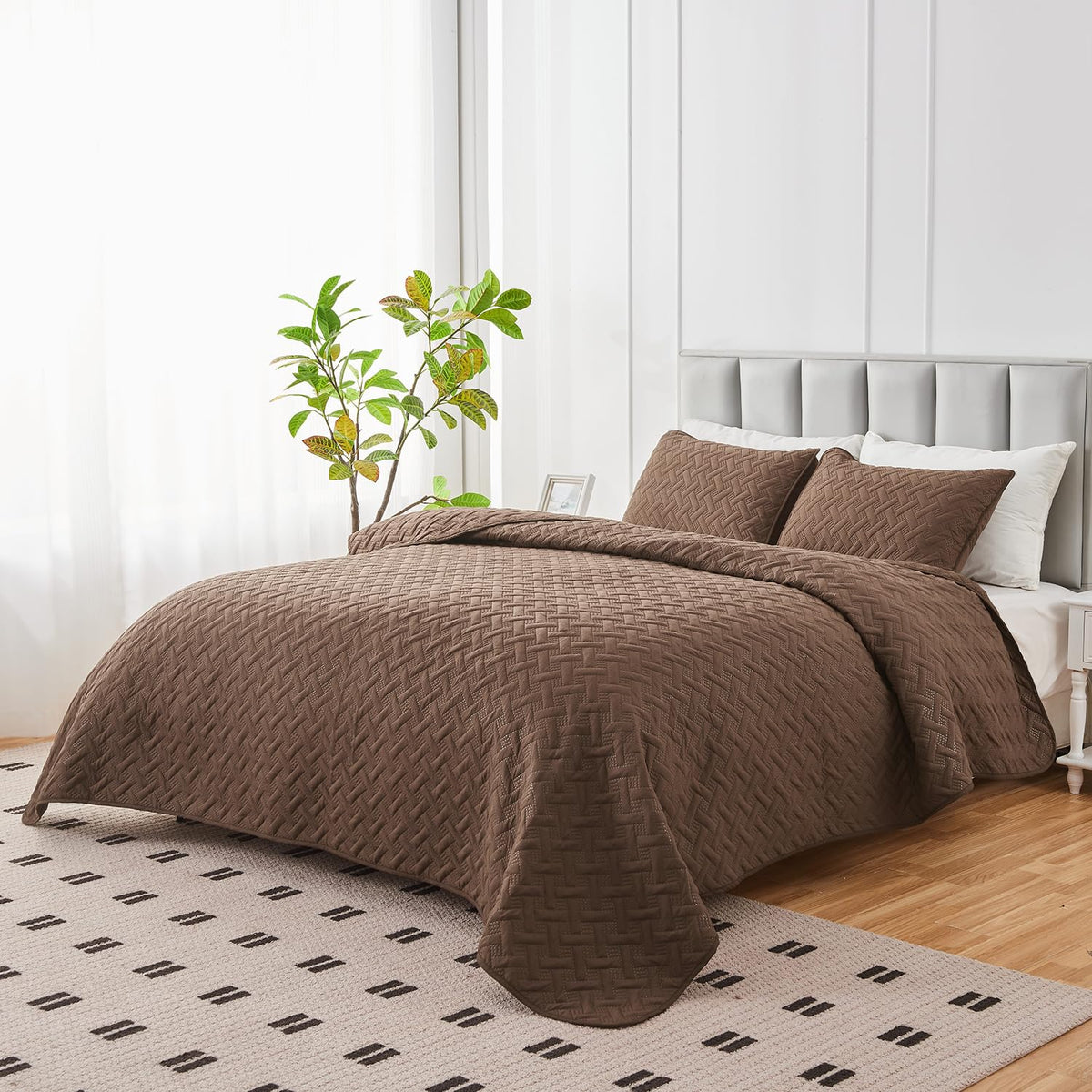U-NICE HOME quilt set full/queen with embossed pattern adds elegant texture to your bed.
