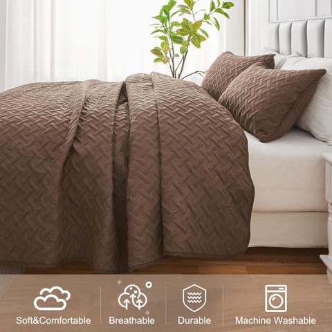 U-NICE HOME lightweight, durable quilt set suits all-season use and easy care.