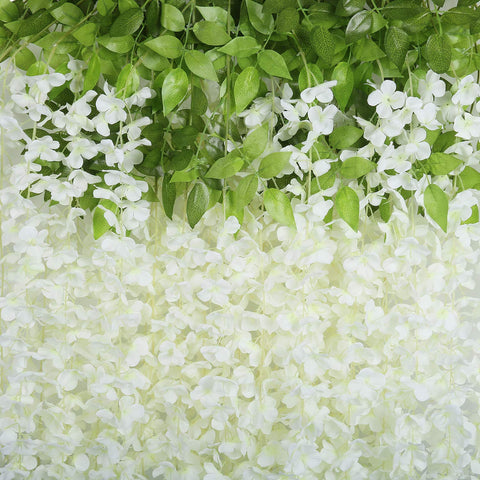 U'Artlines wedding centerpiece uses full blooms for impact.
