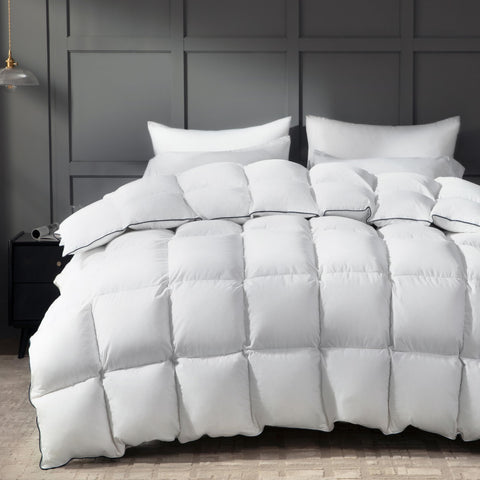 Corner tabs and middle loops prevent duvet shift during sleep.