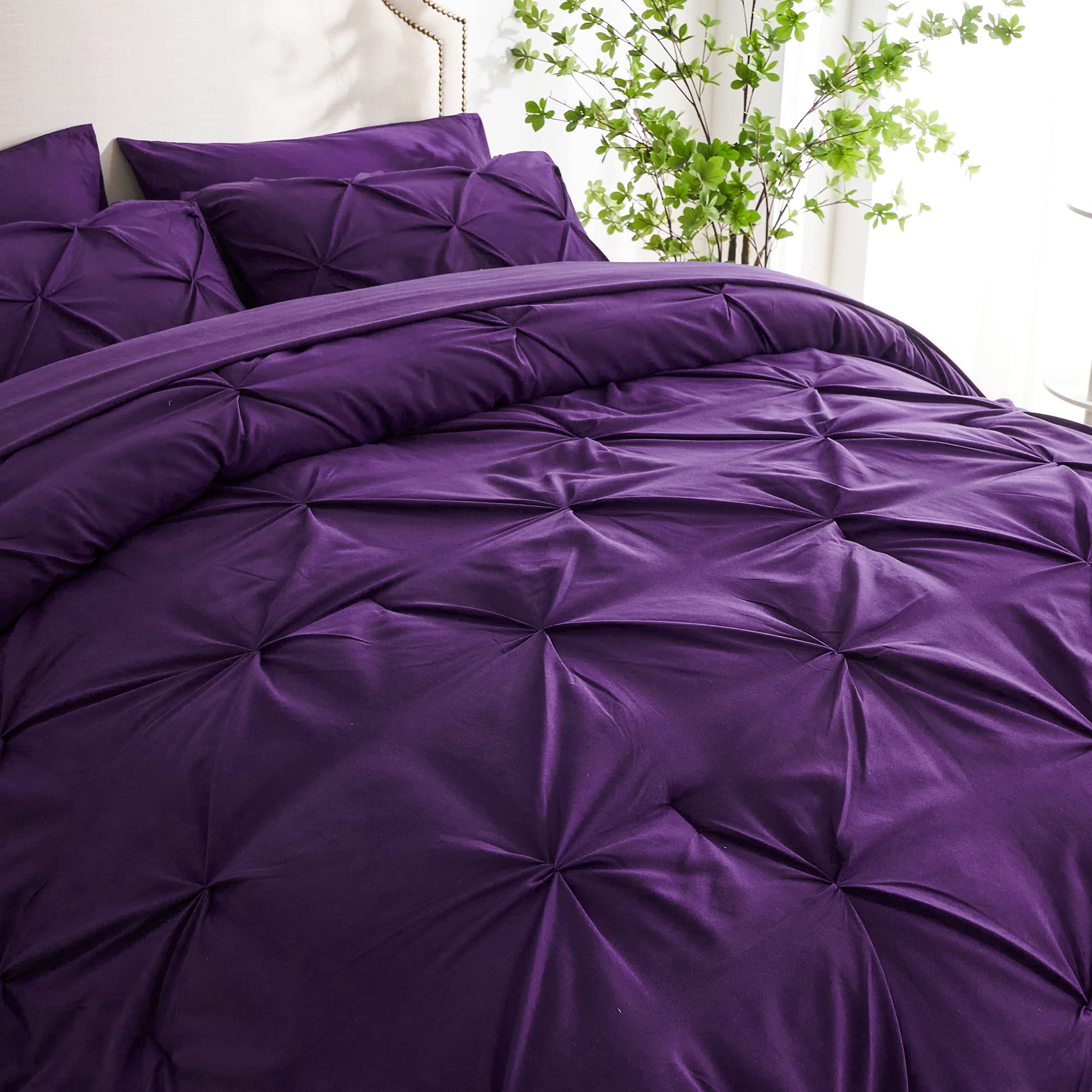 Queen flat sheet 90x102 from Ubauba set for generous coverage
