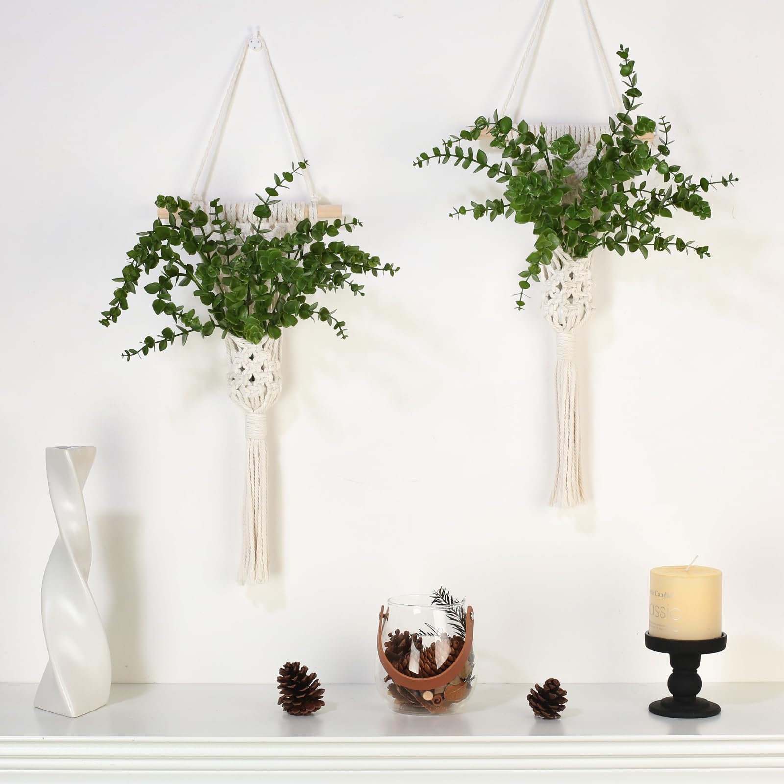 Artificial eucalyptus leaves with UBOSU macrame for evergreen color.