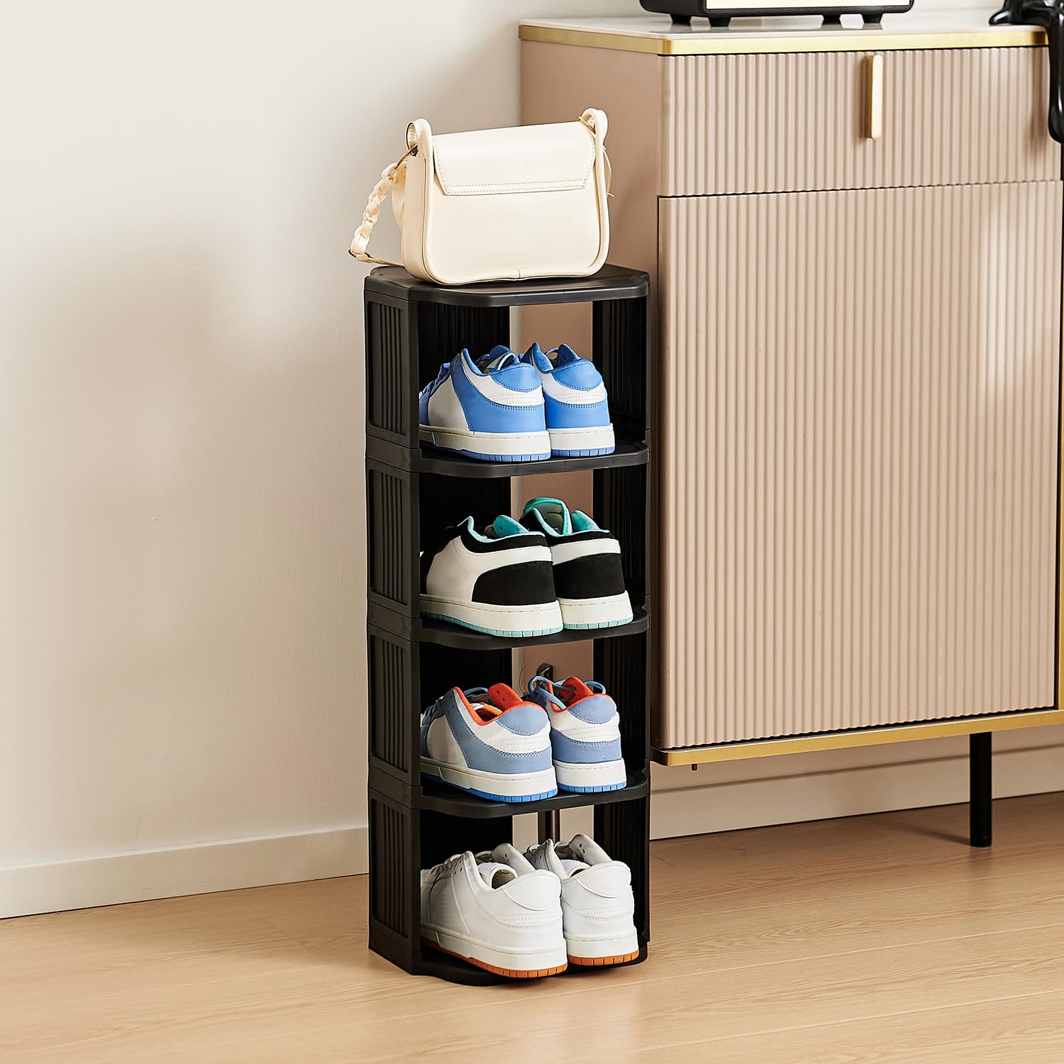 UFORU easy-clean surface simplifies maintenance after busy days.