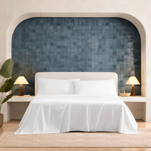 UGG Hedi King Sheet Set fitted sheet with deep pockets ensuring secure fit on large mattresses.