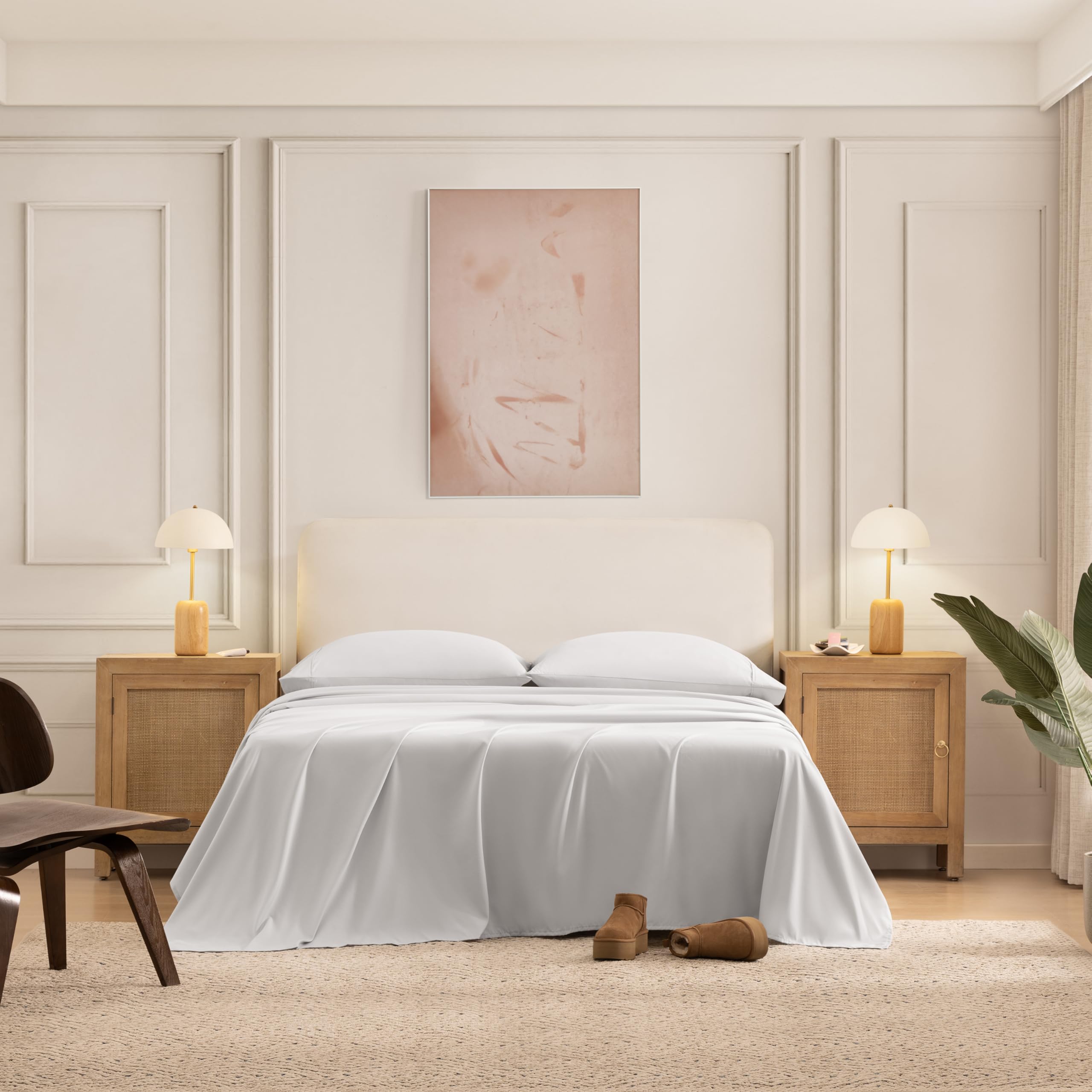UGG Hedi queen fitted sheet with deep pockets staying secure on the mattress