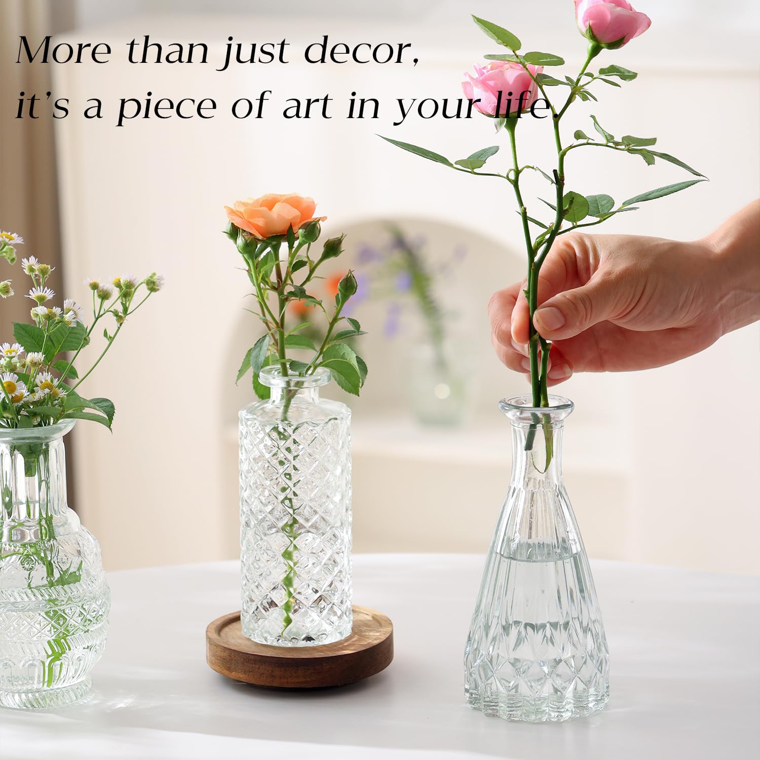 Ulodimi bud vase set displays fresh flowers beautifully for weddings or events.