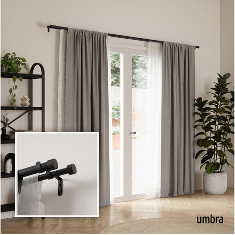 Umbra Cappa center support bracket provides stable weight distribution.