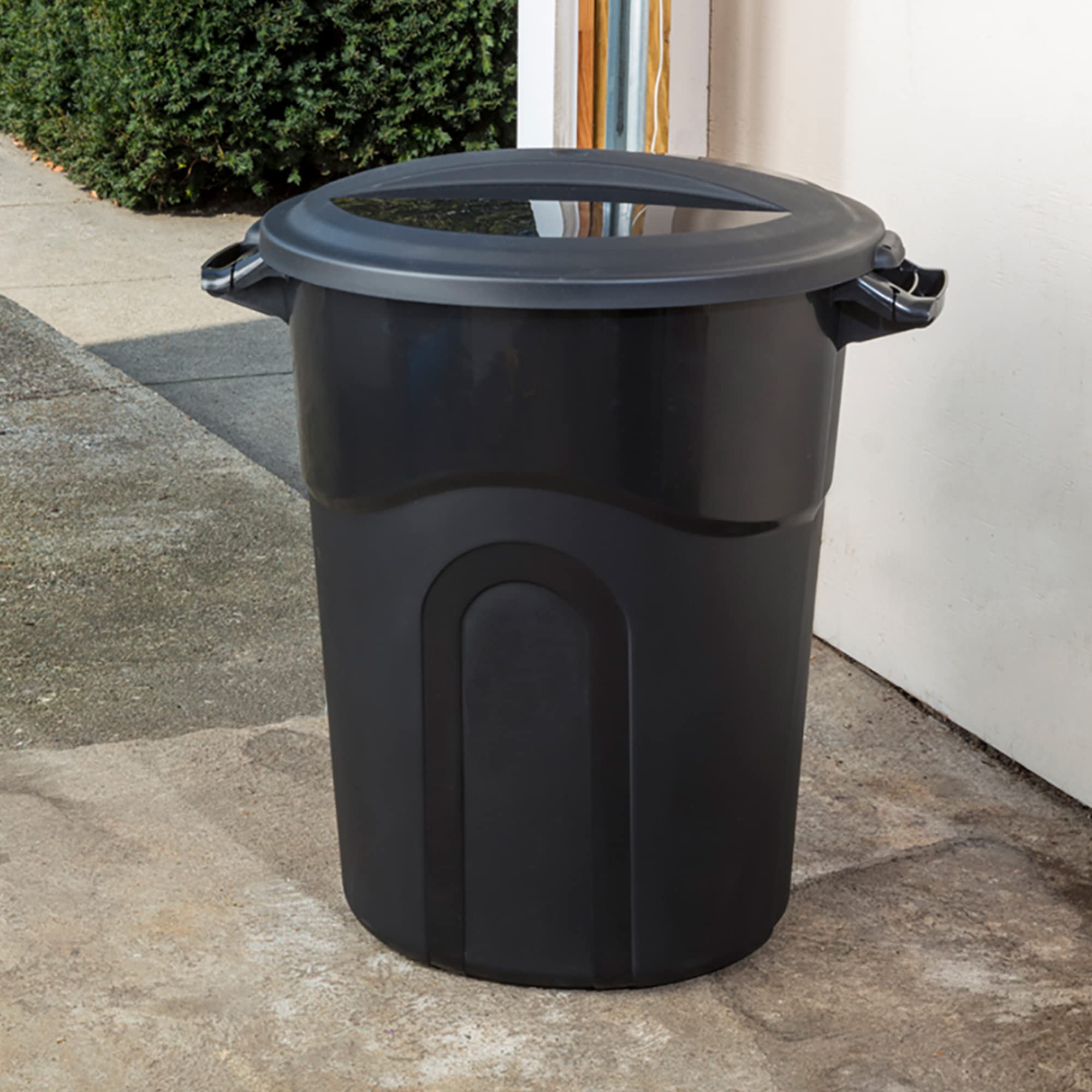 United Solutions 20gal round waste container dimensions suitable for tight spaces.
