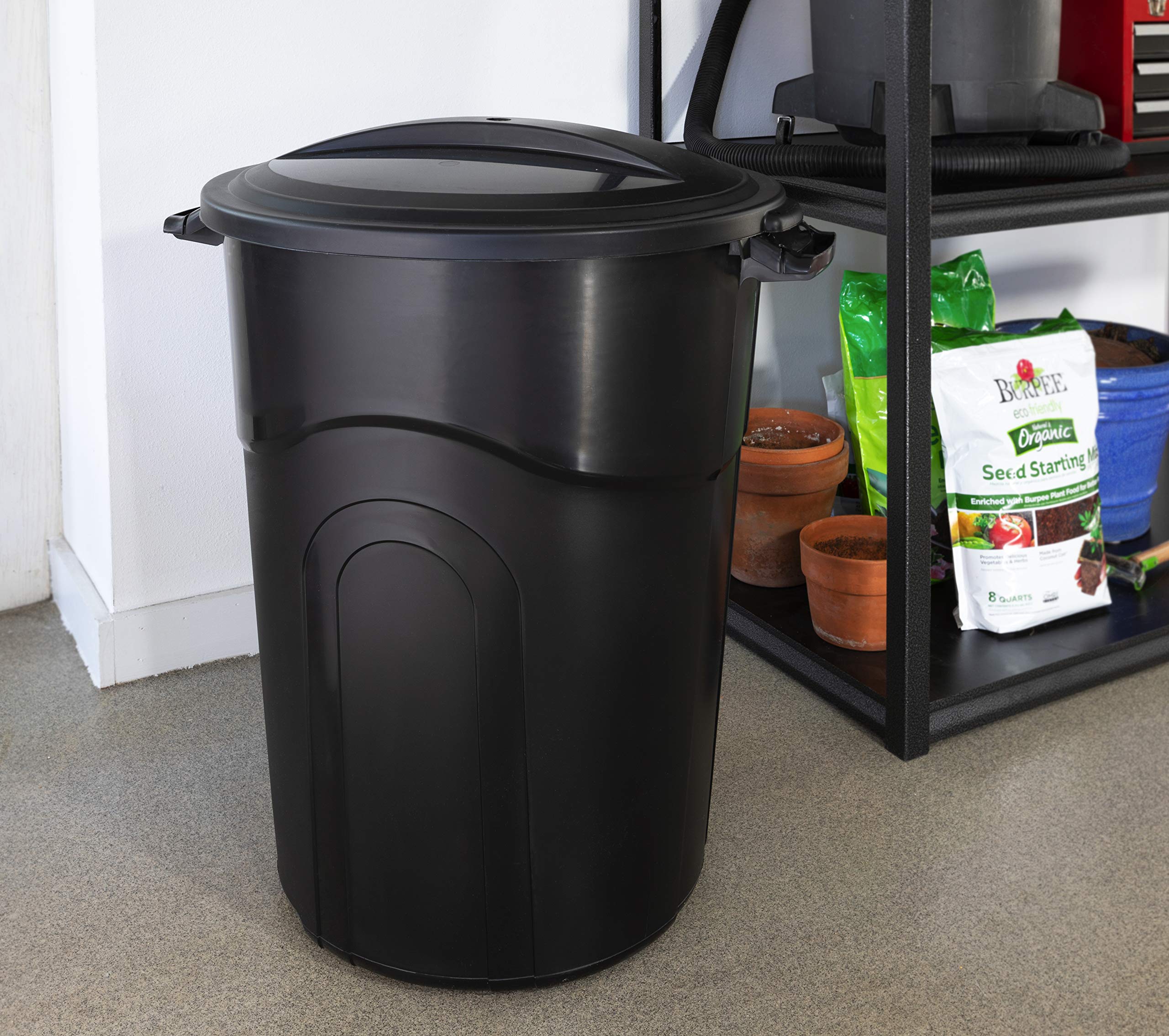Click-lock lid on United Solutions 32-gallon can prevents spills and contains contents.