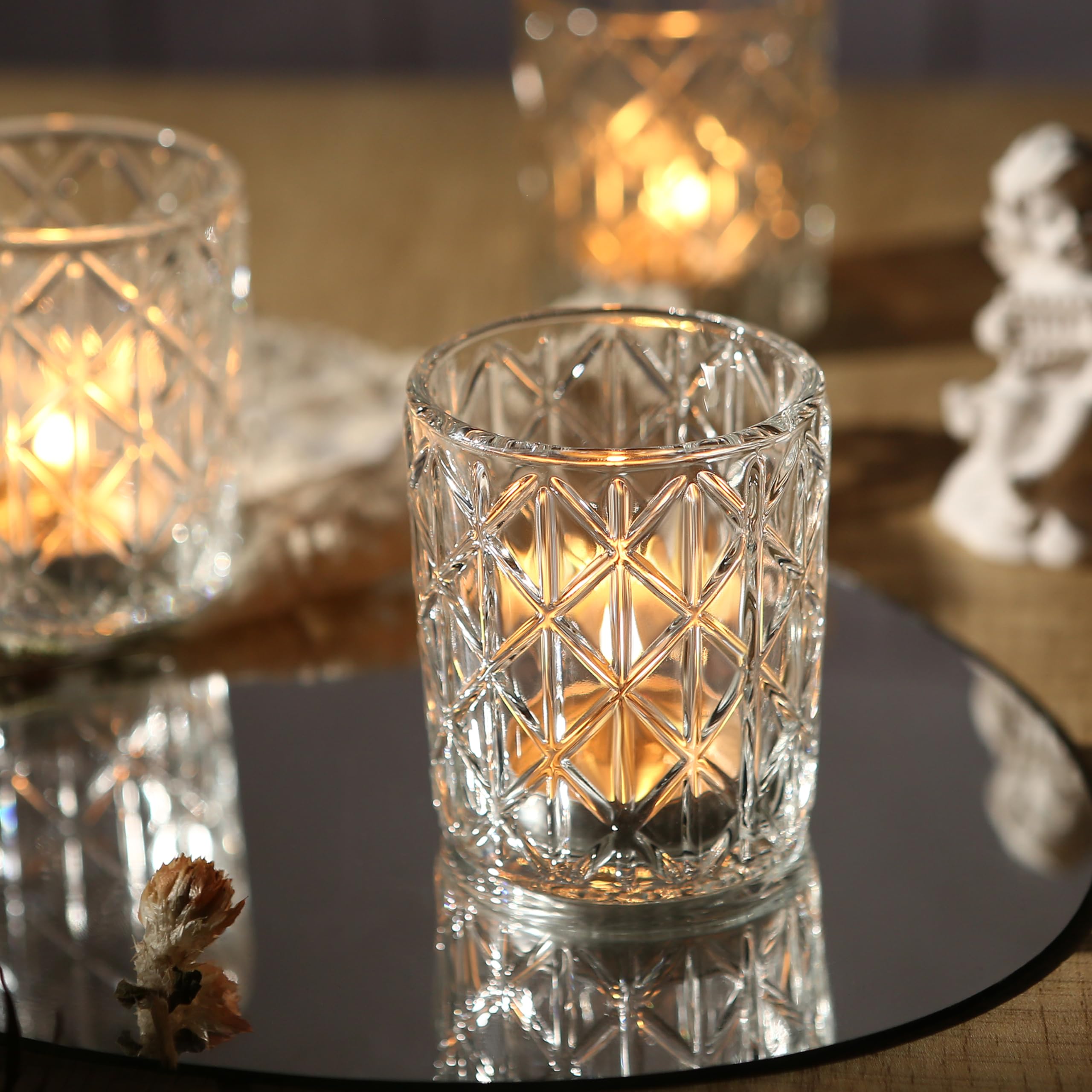 Uniteland tealight holders suit dining rooms and fireplaces for cozy evenings.