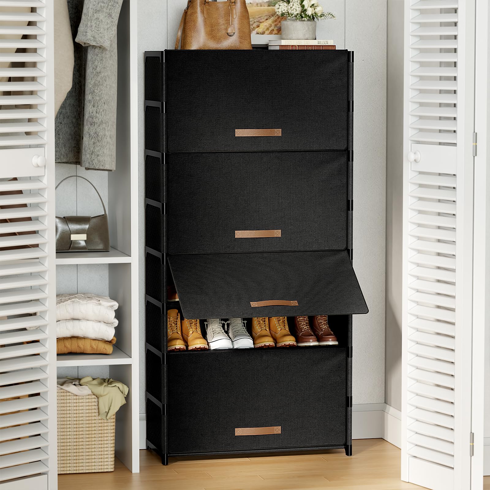 UNITSTAGE shoe rack with door closed protecting shoes from dust