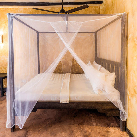 Universal Backpackers mosquito net with six hanging loops for secure ceiling installation.