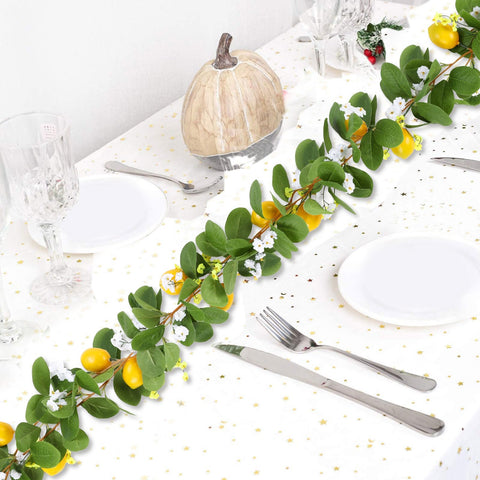 U'Artlines easy-care garland can be wiped clean for reuse