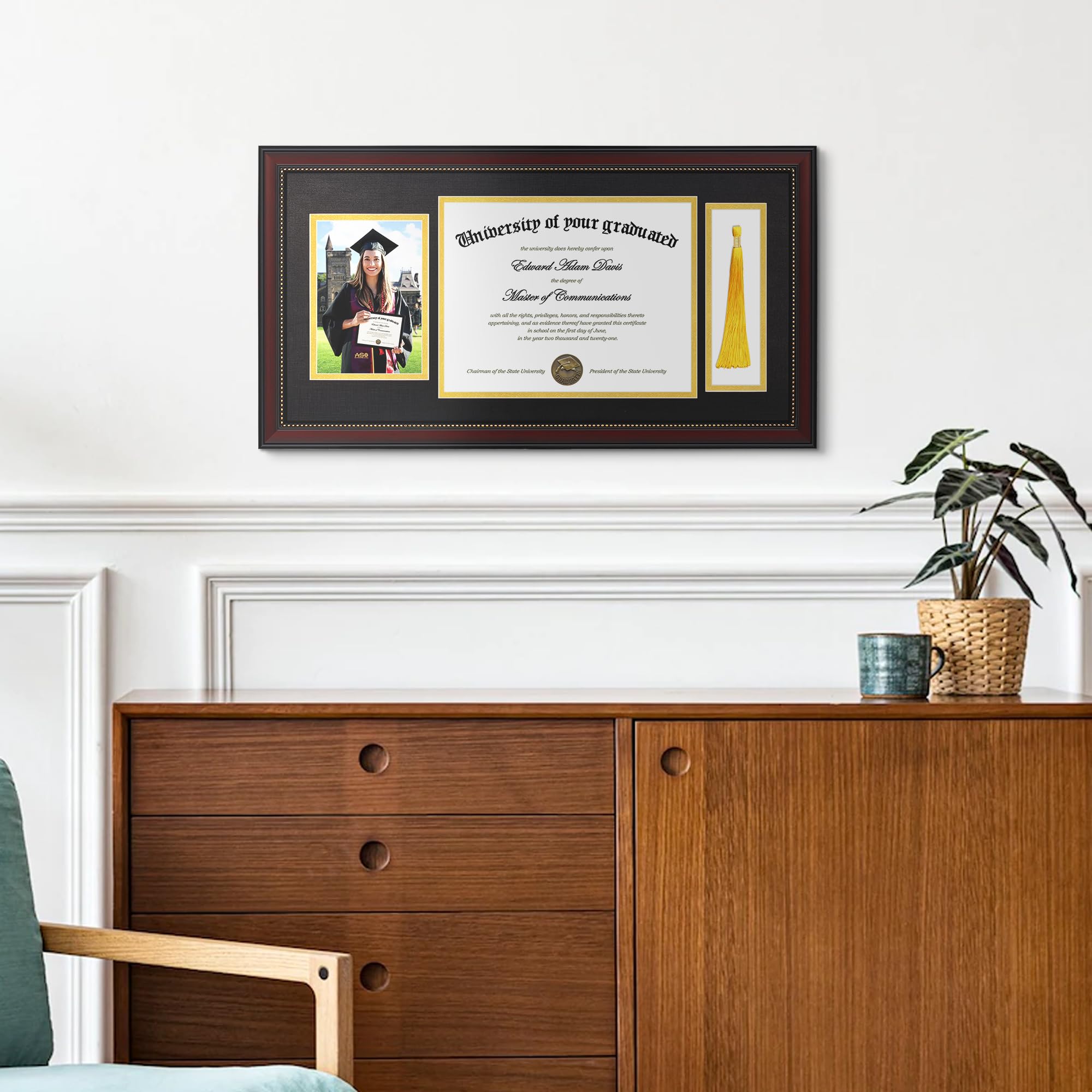 upsimples packaging presents a ready-to-gift diploma frame
