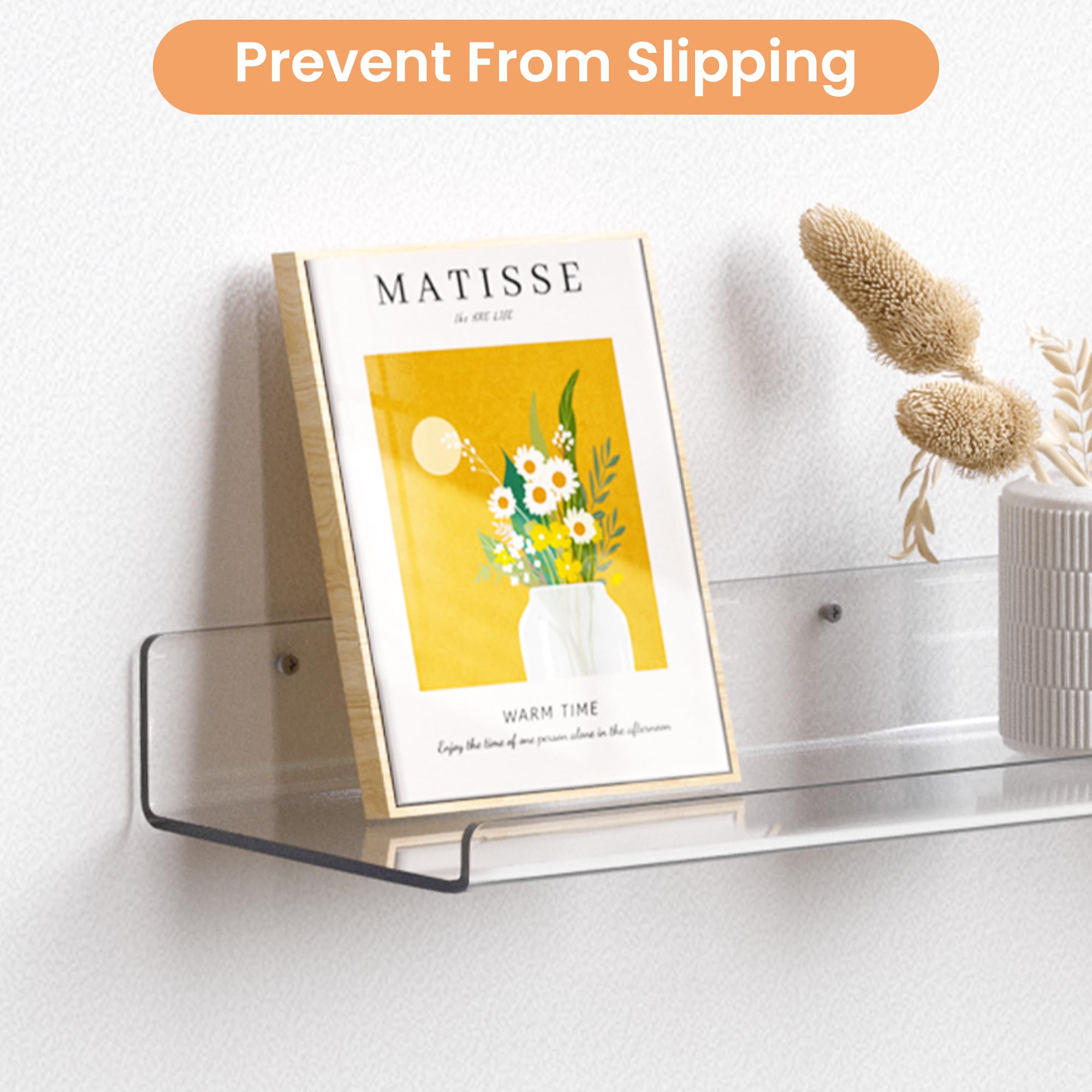 Upsimples room organization with clear shelves enhances space efficiency.