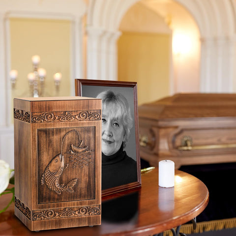 URNETERN urn holds up to 250 cubic inches for ashes